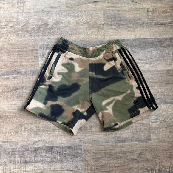 adidas Originals Other - Adidas Original Camo 3 Stripe Shorts Size Medium